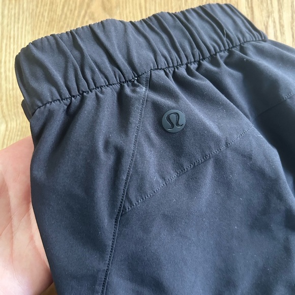 Stroll at Sundown Lululemon Shorts - Picture 4 of 12